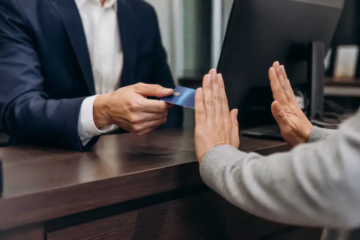 Compte bancaire gelé après décès du titulaire du mandat