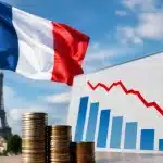 Graphique economique descendant montrant previsions croissance francaise revues baisse