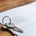 Cles posees sur un contrat de bail